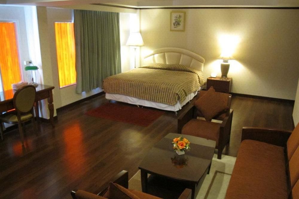 Beverly Hill Park Hotel Nakhon Sawan Exterior foto